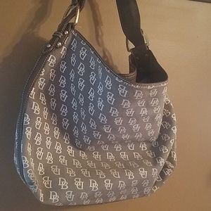 Dooney and bourke hand bag